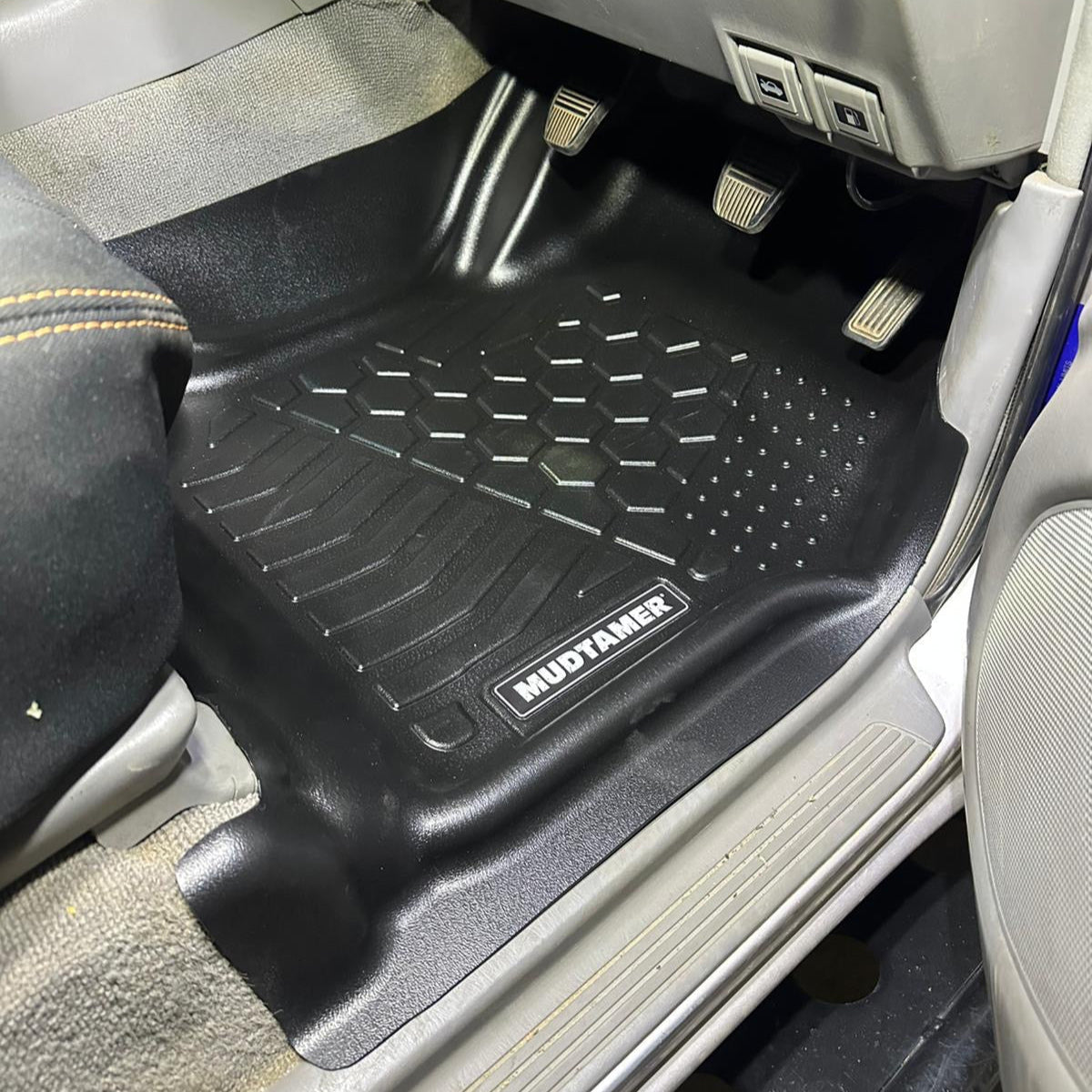 Toyota Landcruiser 100/105 Series 1998-2007 | MUDTAMER Floor Mats
