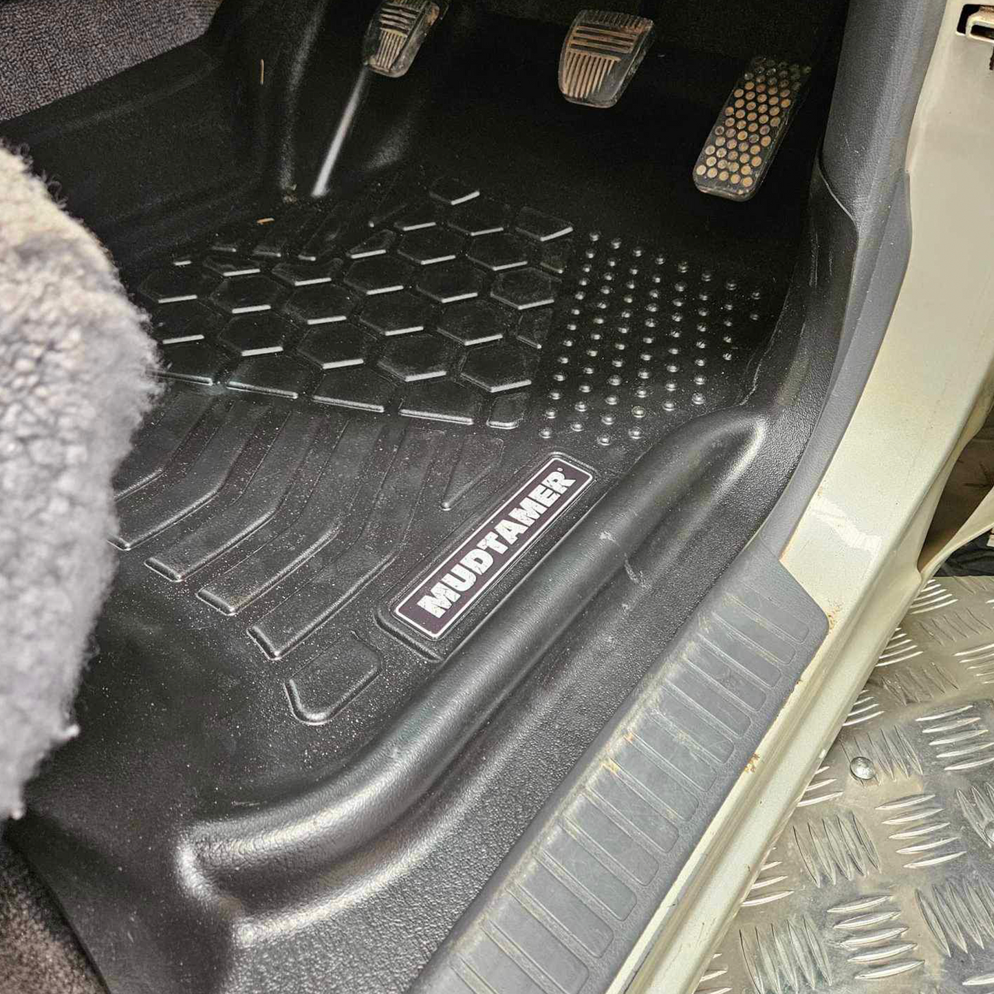 MUDTAMER Floor Mats | Toyota Landcruiser 80 Series 1990-1997